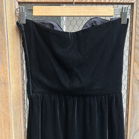 Vintage Albert Nipon Black Velvet Strapless Gown - Picture 11 of 16